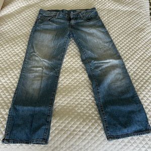 Chip & Pepper premium capri denim straight leg summer weight distressed wash